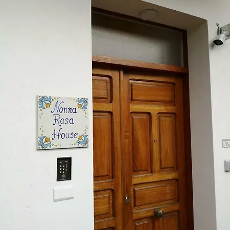 Nonna Rosa House Апартаменты